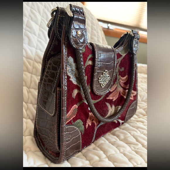 Elegant Floral Tapestry Bag with Brown Accents - Picture 3 of 10